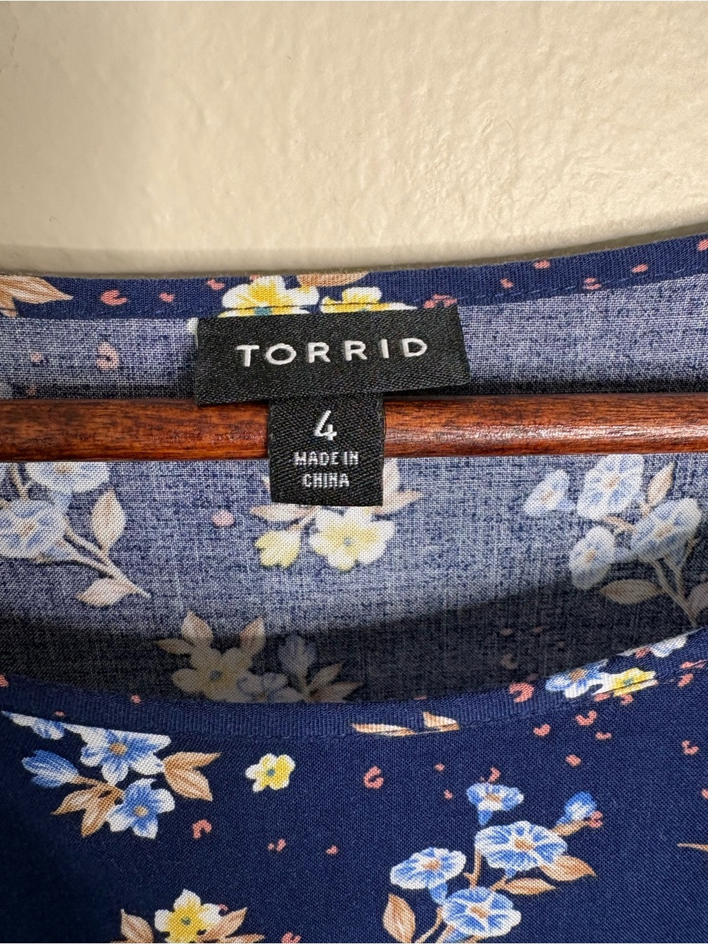 Torrid Dress Women 4 Navy Floral Babydoll Short Sleeve Rayon Boho Cottagecore - Picture 3 of 10
